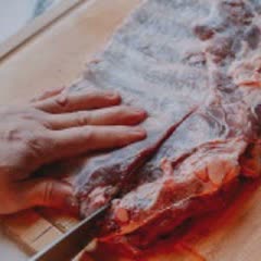 Cách làm sườn sụn nướng nguyên tảng