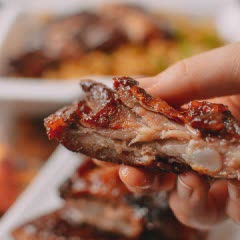 Cách làm sườn sụn nướng nguyên tảng