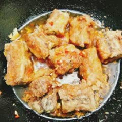 Cách làm sườn xào chua ngọt béo