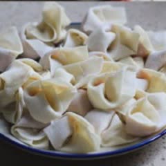 Cách làm súp hoành thánh sa tế