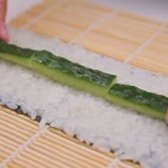 Cách Làm Sushi Dưa Leo Ngon Miệng Thanh Mát Mùa Hè
