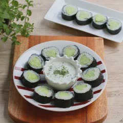 Cách làm sushi dưa leo cuốn