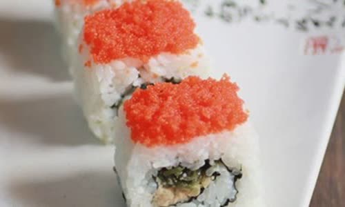 sushi-trung-tom-MBuByPsHHgq7YS0UBgws