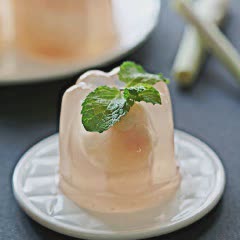 Cách làm thạch trái vải mát lạnh