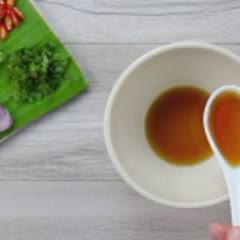 Cách làm Thịt Ba Chỉ Chiên Giòn Bì với nước chấm kiểu Thái