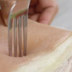 Cách làm Thịt Ba Chỉ Chiên Giòn Bì với nước chấm kiểu Thái