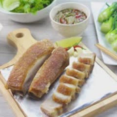 Cách làm Thịt Ba Chỉ Chiên Giòn Bì với nước chấm kiểu Thái