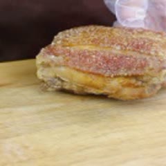 Cách làm Thịt Ba Chỉ Chiên Giòn Bì với nước chấm kiểu Thái