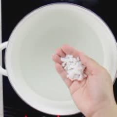 Cách làm Thịt Ba Chỉ Chiên Giòn Bì với nước chấm kiểu Thái