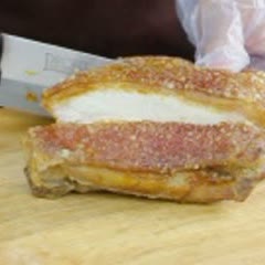 Cách làm Thịt Ba Chỉ Chiên Giòn Bì với nước chấm kiểu Thái