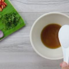 Cách làm Thịt Ba Chỉ Chiên Giòn Bì với nước chấm kiểu Thái