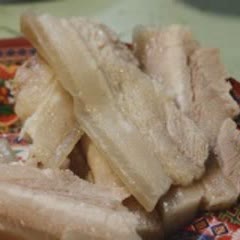 Cách Làm Thịt Ba Chỉ Cuộn Rau Củ Sốt Me Ngon Miệng