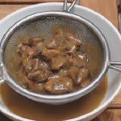 Cách Làm Thịt Ba Chỉ Cuộn Rau Củ Sốt Me Ngon Miệng