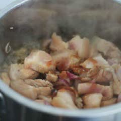 Cách làm Thịt Ba Chỉ Kho Cùi Dừa đậm đà, chuẩn vị ngon