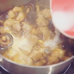 Cách Làm Thịt Ba Chỉ Om Nấm Thơm Ngon Rất Hao Cơm