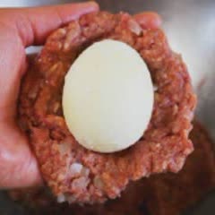Cách làm thịt bằm bọc trứng chiên giòn