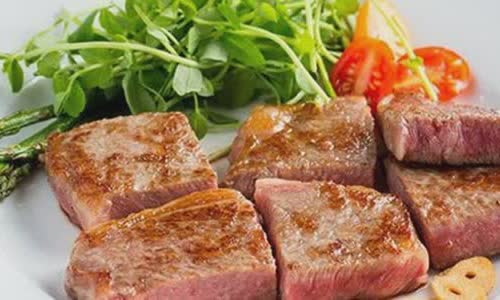 Cách làm Thịt Bò Bít Tết thơm ngon dinh dưỡng tại nhà