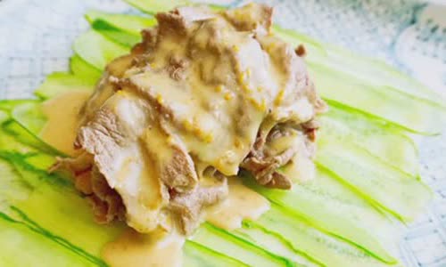 Thịt bò Hokkaido Holstein nướng vĩ cuộn dưa leo