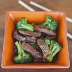 Cách Làm Thịt Bò Xào Bông Cải Xanh Cực Đơn Giản
