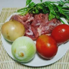 Cách làm Thịt Bò Xào Cà Chua đơn giản cho bữa cơm cả nhà