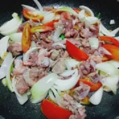 Cách làm Thịt Bò Xào Cà Chua đơn giản cho bữa cơm cả nhà