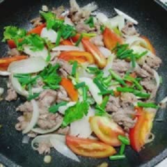 Cách làm Thịt Bò Xào Cà Chua đơn giản cho bữa cơm cả nhà