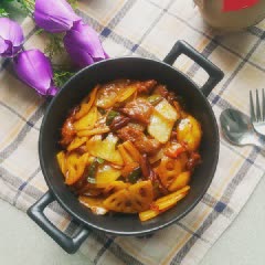 Cách làm thịt bò xào củ sen khoai tây cay thơm