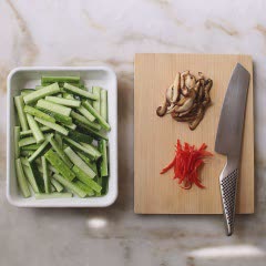 Cách Làm Thịt Bò Xào Dưa Leo Giòn Ngon Cho Bữa Cơm