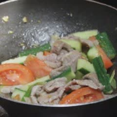 Cách làm thịt bò xào dưa leo