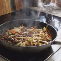 Cách Làm Thịt Bò Xào Hành Tây Cà Rốt