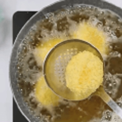 Cách làm thịt bọc trứng lòng đào sốt me