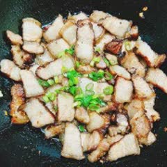 Cách làm thịt chiên sốt bơ tỏi
