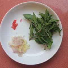 Cách làm Thịt Gà Băm Rang Húng Quế Đậm Đà, Đưa Cơm
