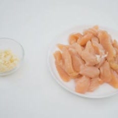 Cách làm thịt gà xào đậu Hà Lan