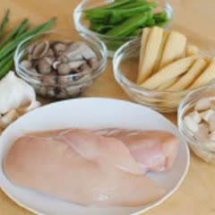 Cách Làm Thịt Gà Xào Rau Củ Đơn Giản Ngon Cơm