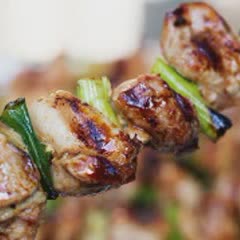 Cách làm thịt gà xiên nướng Nhật Bản