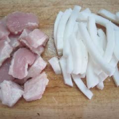 Cách Làm Thịt Heo Kho Dừa Đậm Đà Cho Bữa Cơm Nhà