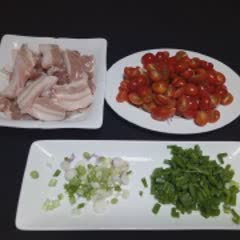 Cách làm thịt heo xào cà chua bi