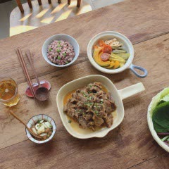 Cách làm thịt heo xào hành tây kiểu Hàn