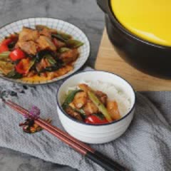 Cách làm thịt heo xào ớt sa tế