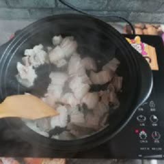 Cách làm thịt heo xào ớt sa tế