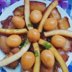 Cách Làm Thịt Kho Dừa Trứng Cút Đậm Đà Ngon Cơm
