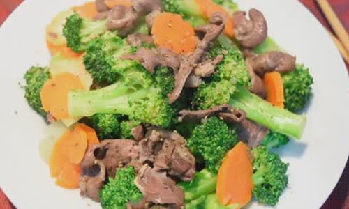 Cách làm tim heo xào bông cải cà rốt