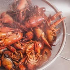 Cách làm tôm càng luộc chanh tỏi