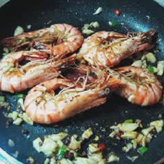 Cách Làm Tôm Chiên Tỏi Ớt Ăn Cực Ghiền Ngày Mưa