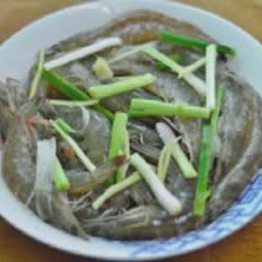 Cách làm tôm hấp hành gừng