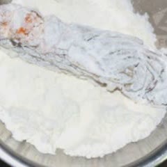 Cách làm tôm mũ ni xóc trứng muối