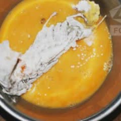 Cách làm tôm mũ ni xóc trứng muối