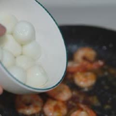 Cách Làm Tôm Nấu Trứng Cút Đơn Giản Cho Bữa Cơm