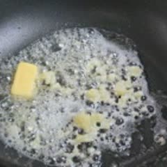 Cách làm Tôm sốt trứng muối lá cà ri